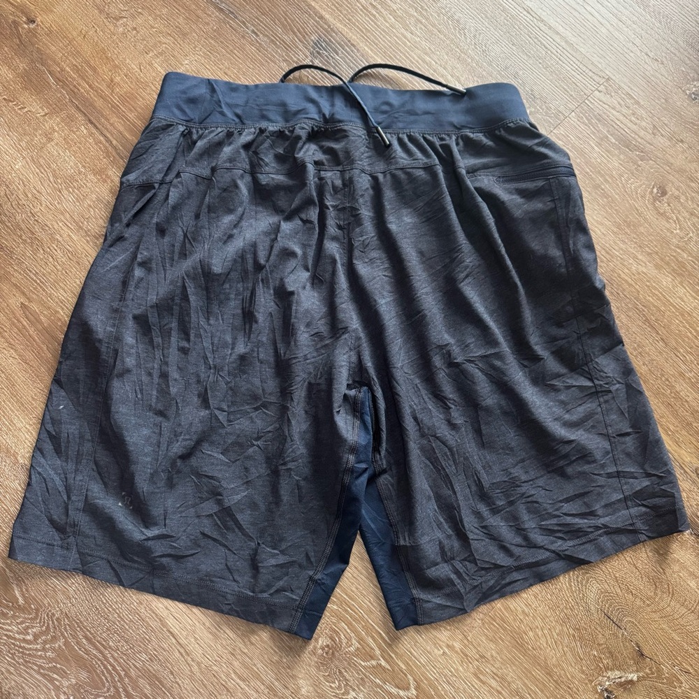 Lululemon T.H.E. Short Linerless 9" - Picture 6 of 8